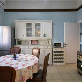 7 bedroom seaside villa with pool, Kassiopi, sleeps 13